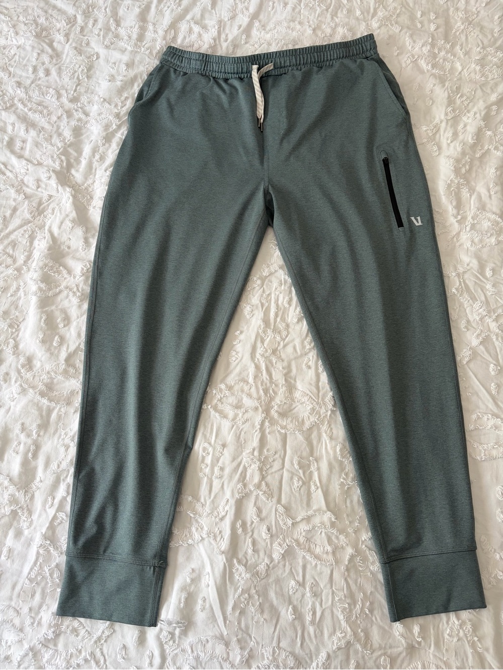 Vuori Men's Joggers in Slate Green
